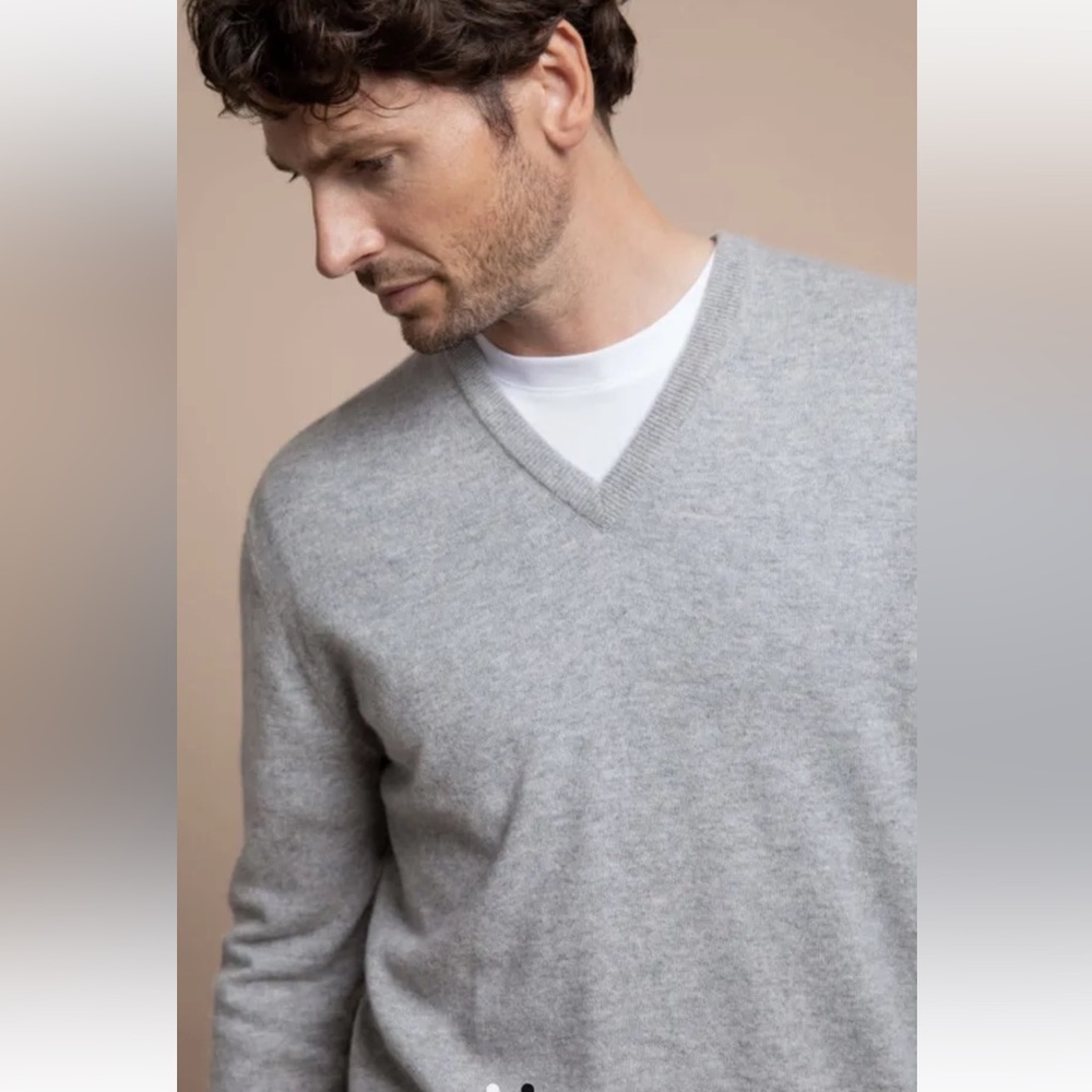 Johnstons of Elgin Made in Scotland 2-Ply Cashmere Jumper in Gray‎ XXXL $485